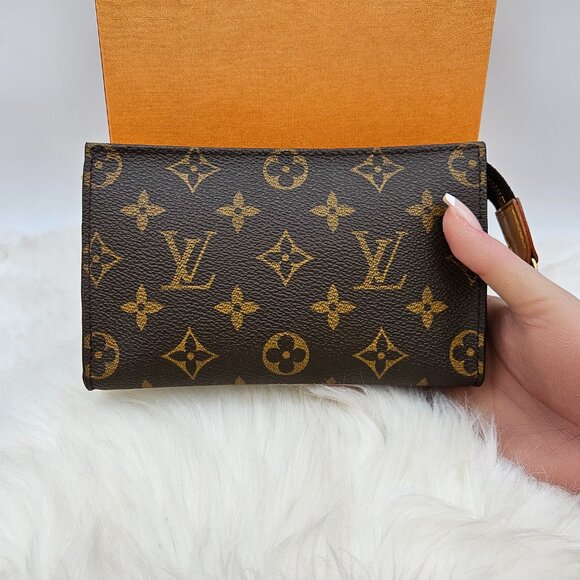 Louis Vuitton Monogram Toiletry Pouch 17 - Picture 5 of 17